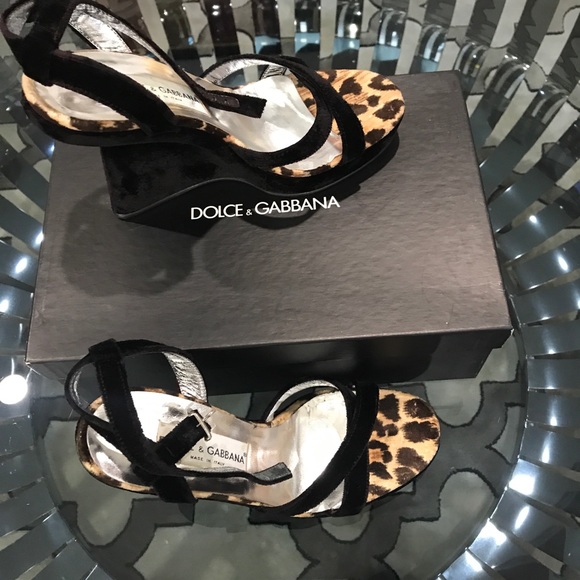 🤎DOLCE & GABANNA WEDGE SANDALS🤎 - Picture 3 of 3